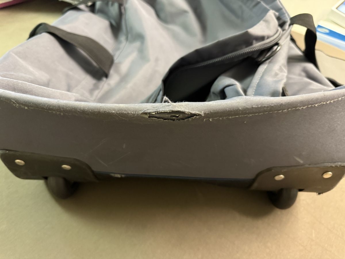 Valises de voyage: Sac à roulettes Trunk & Co by Samsonite – D'occasion à Chambrelien par urb_ngr5 2
