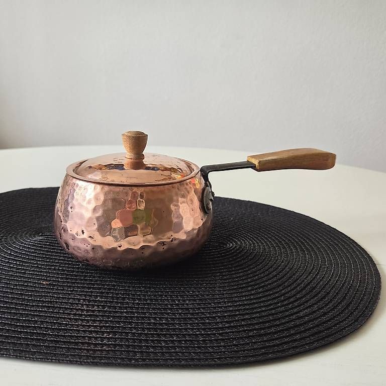 Padelle: Altes Kupferpfännchen mit Deckel – Usato da Zug venduto da Sunshine_113