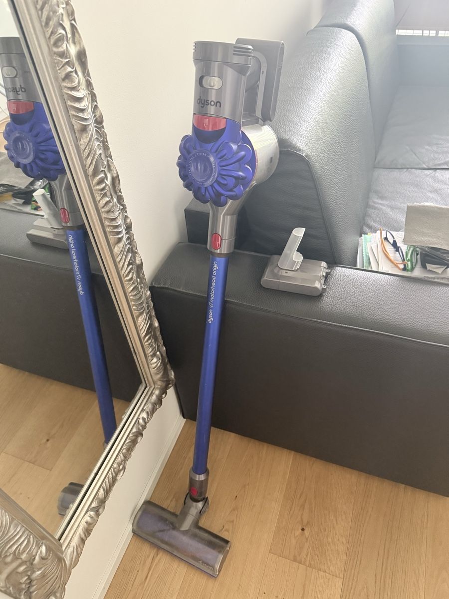 Dyson Aspirapolveri & Accessori: Dyson V7 Akku Staubsauger – Difettoso da subingen venduto da Marco155
