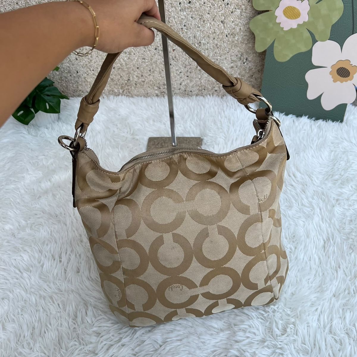 Coach Taschen für Damen: Coach Handtasche Monogramm Beige mittel gross – Gebraucht aus Eggenwil von CNSRVINTAGE 1
