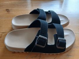 1 paire de mules nerves.Taille 41