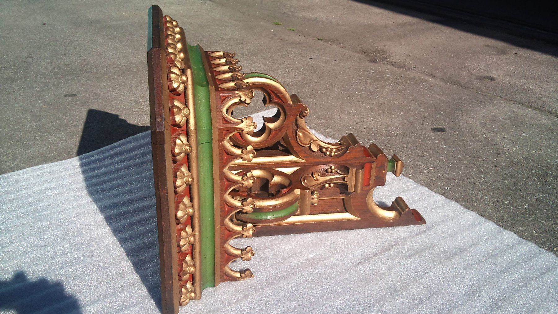 Articoli in legno: 2 Stk. Kirchen-Wandkonsole, Holz, ca.250 jährig oder älter – Usato da Reutigen venduto da steinpilzli 1