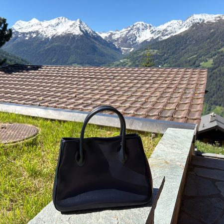 Lady bag in navy blue leather