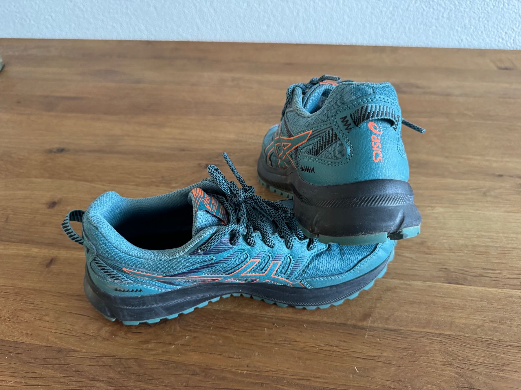 Asics Scarpe da donna: Asics Laufschuhe Gr 39.5 – Usato da Frauenfeld venduto da dilili 6
