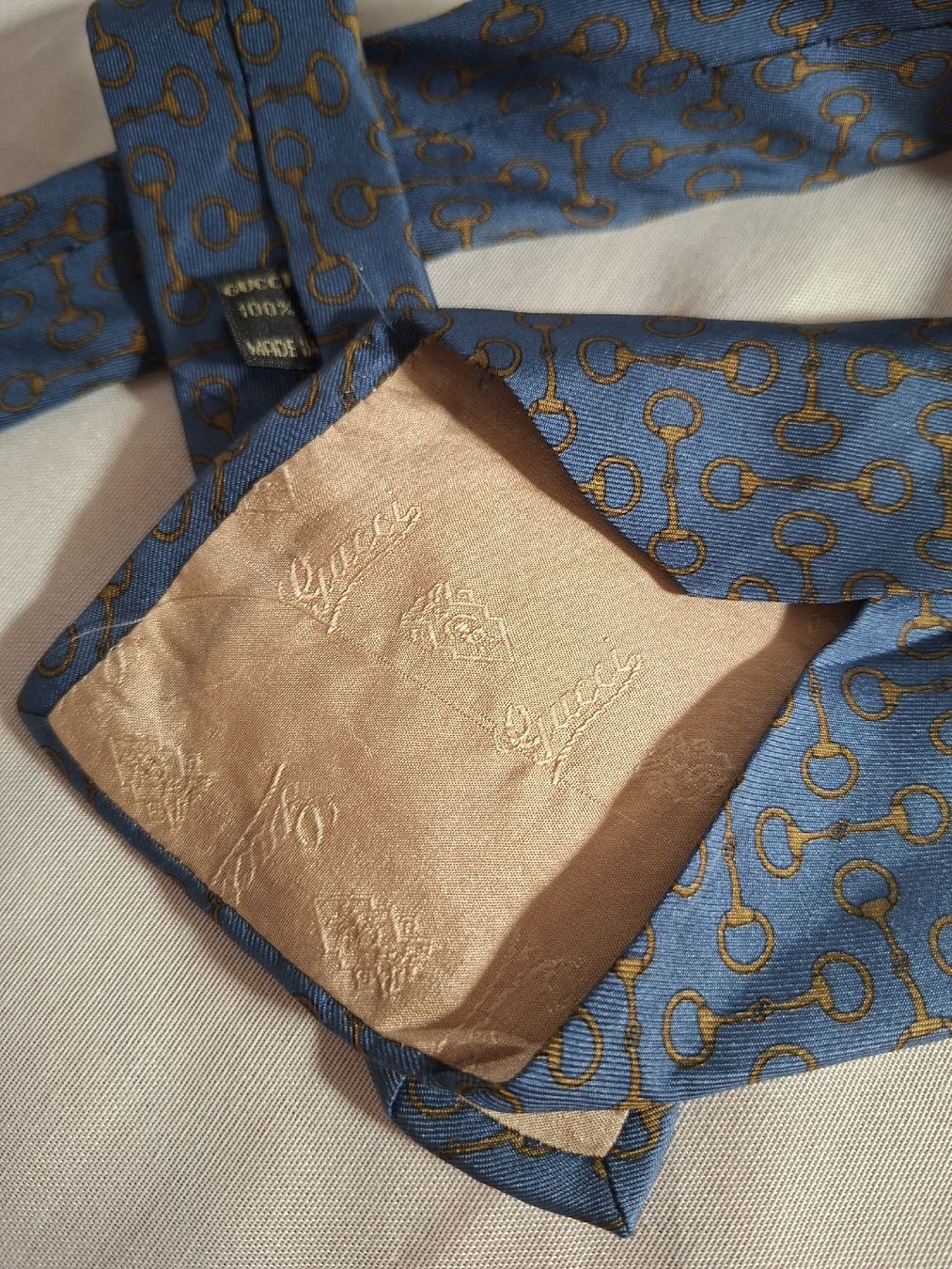 Gucci Cravatte: Cravate Gucci - 100% soie  – Usato da Lausanne venduto da Super-cerise 5