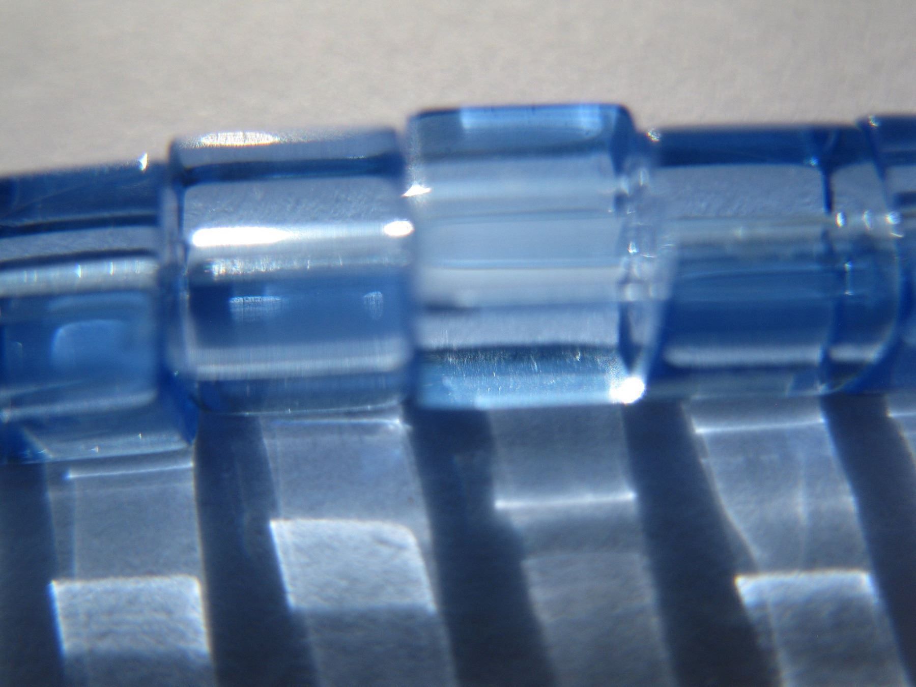 Perle (finte): 1 Strang Glasperlen Würfel, hellblau, 5mm – Nuovo e nell'imballaggio originale da St. Margarethen TG venduto da LuanaKa 1