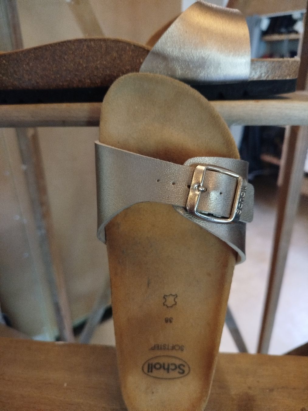 Scholl Chaussures femmes: Scholl mule or taille 38 – Neuf (Voir description) à Sonvilier par lesW 4