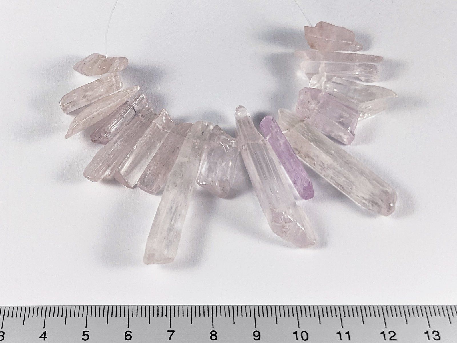 Minerali & Pietre curative: Kunzit Stabperlen 18 bis 44mm – Nuovo e nell'imballaggio originale da Meilen venduto da GypsyCat