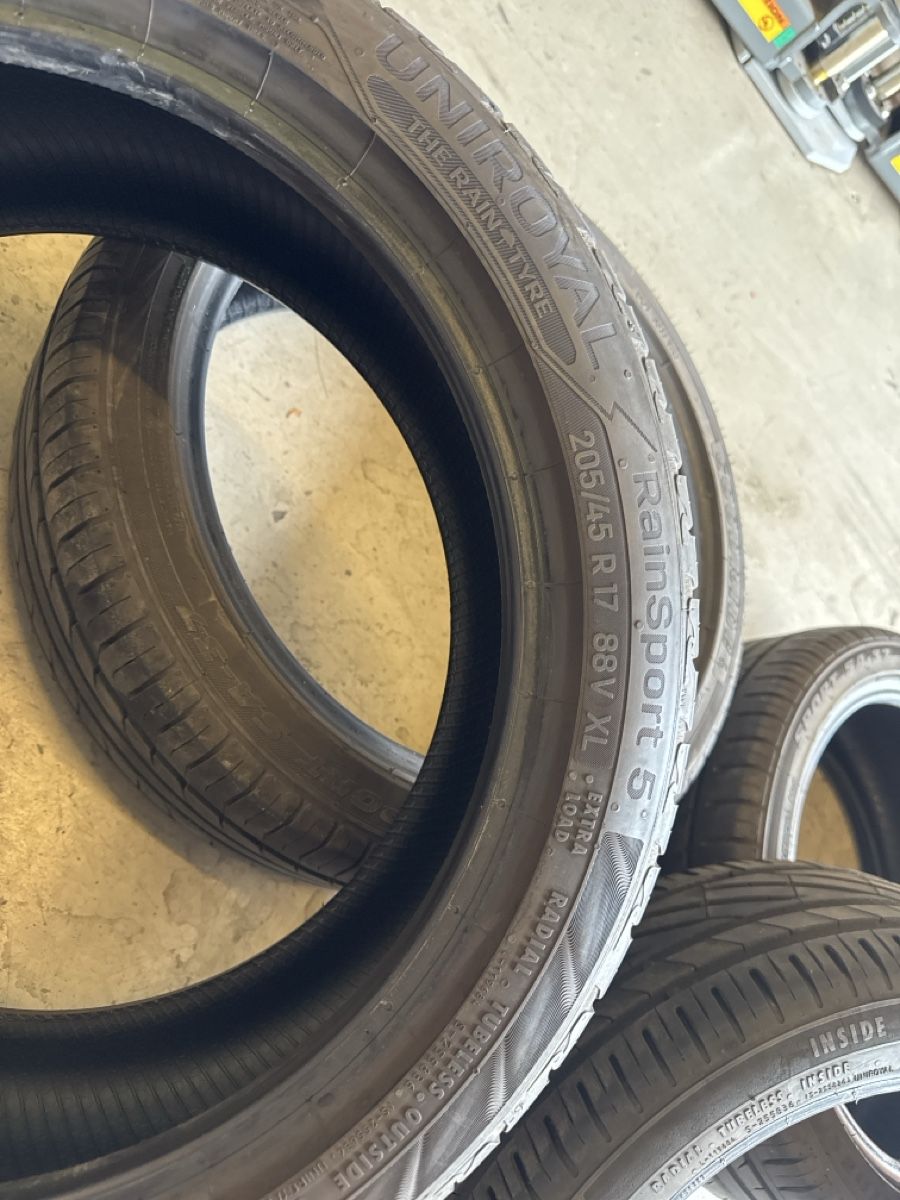 Uniroyal Pneus & Kompletträder: 4x Sommerreifen (2x Goodride, 2x Uniroyal) 205/45 R17 88V/Y – Gebraucht aus Schenkon von Samu.R20 1