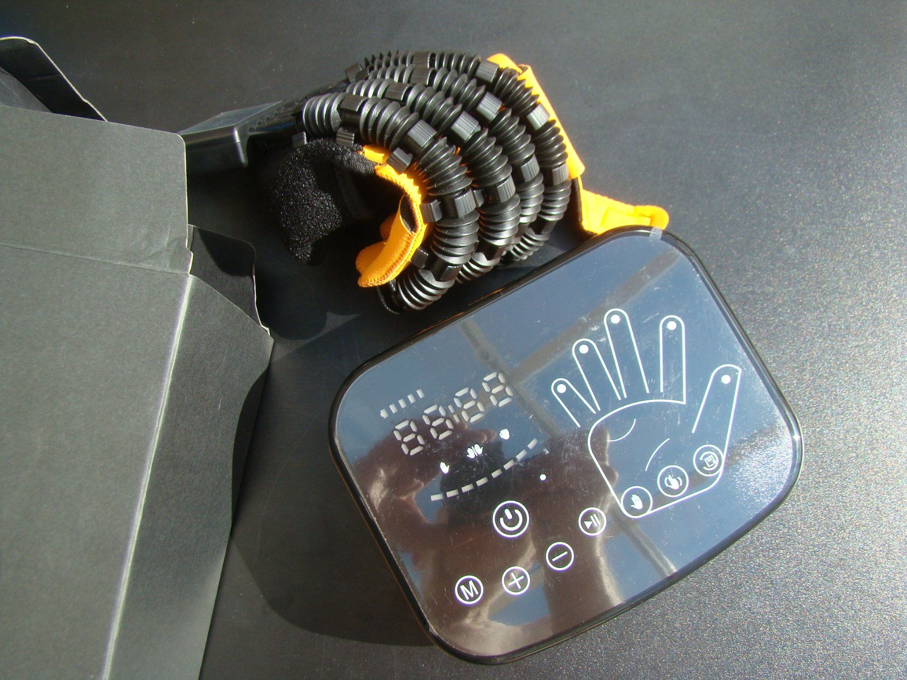 Massagegeräte: Multifunktions Handmassagegerät Robot Training Glove Neu – Neu und originalverpackt aus Walzenhausen von Vanquish711 3