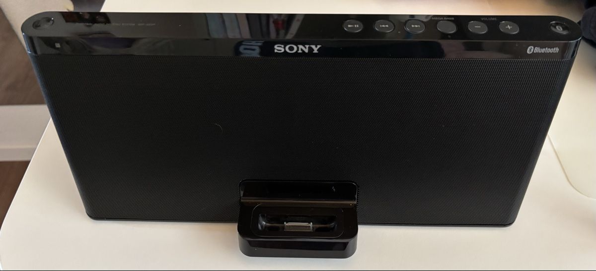Docking station: Sony Dockingstation rdp-x60ip Bluetooth – D'occasion à Gümmenen par Duke1976