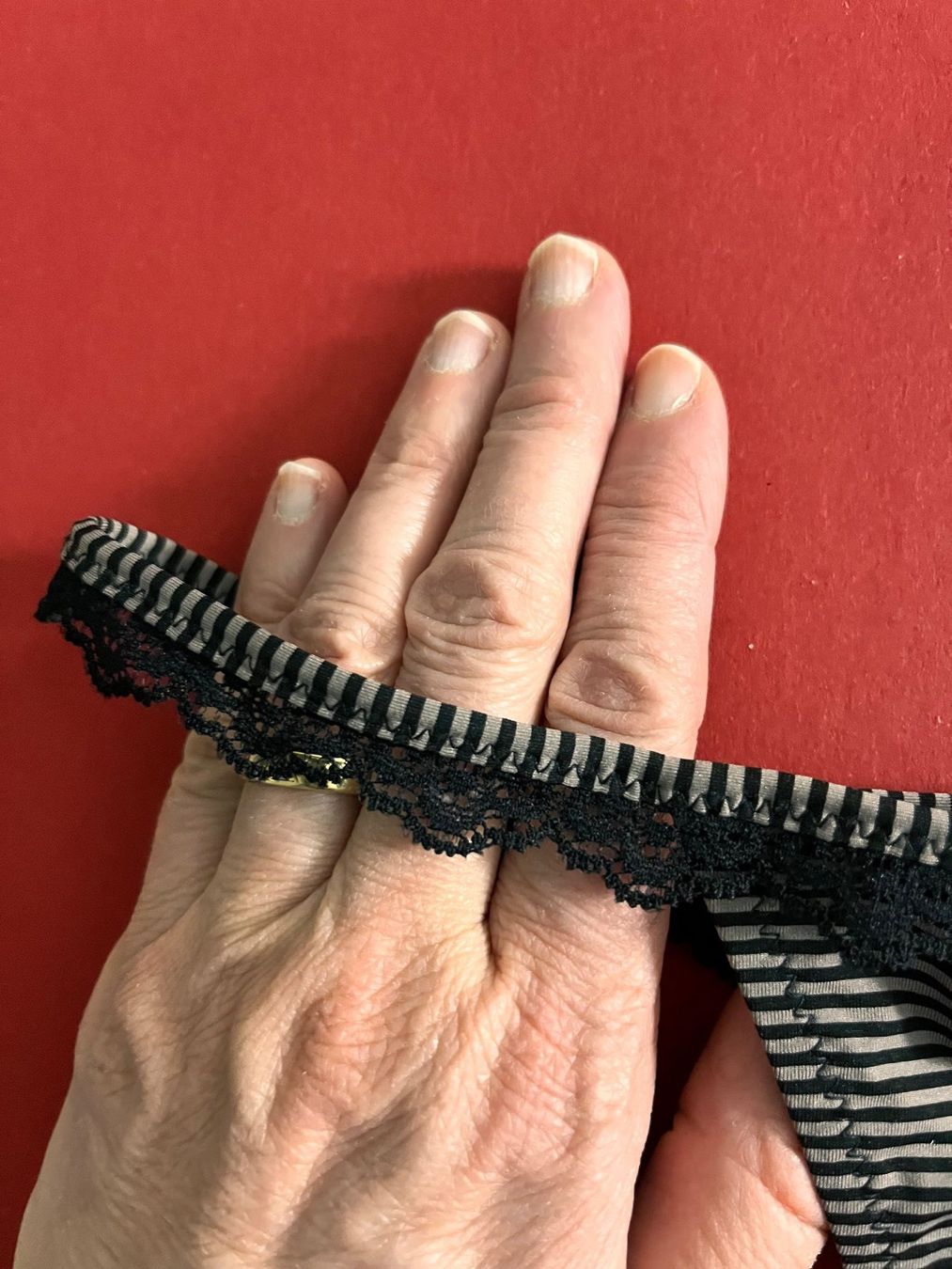 Lise Charmel Sonstige Unterwäsche: ANTIGEL LISE CHARMEL, String, Grösse 36, Farbe Braun – Neu und originalverpackt aus Rudolfstetten von gst_g7xl 2