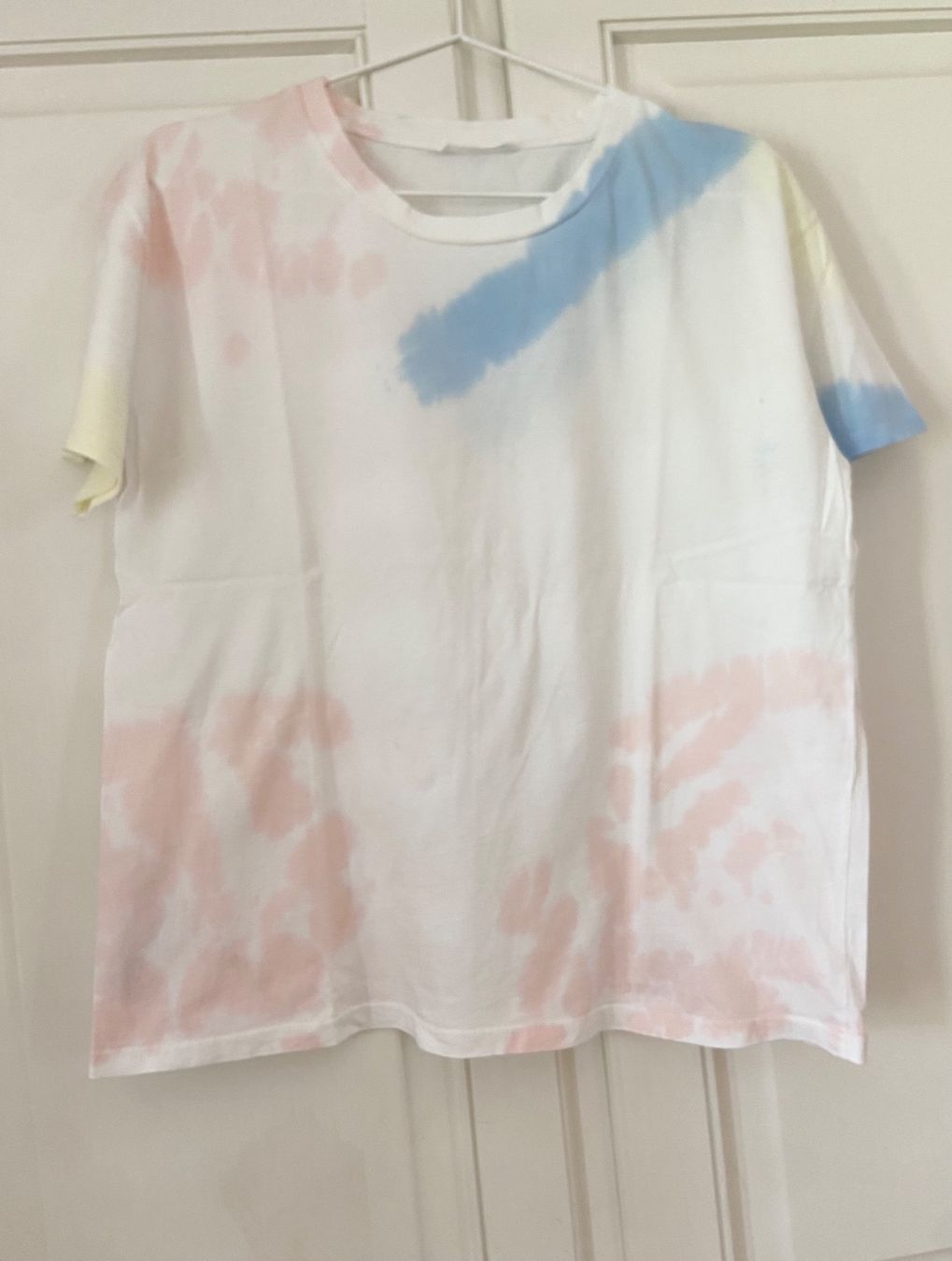 Mango T-shirt: MANGO T-Shirt mit Batikmuster (Gr. M) NEU – Nuovo (secondo la descrizione) da Thalwil venduto da Luninul