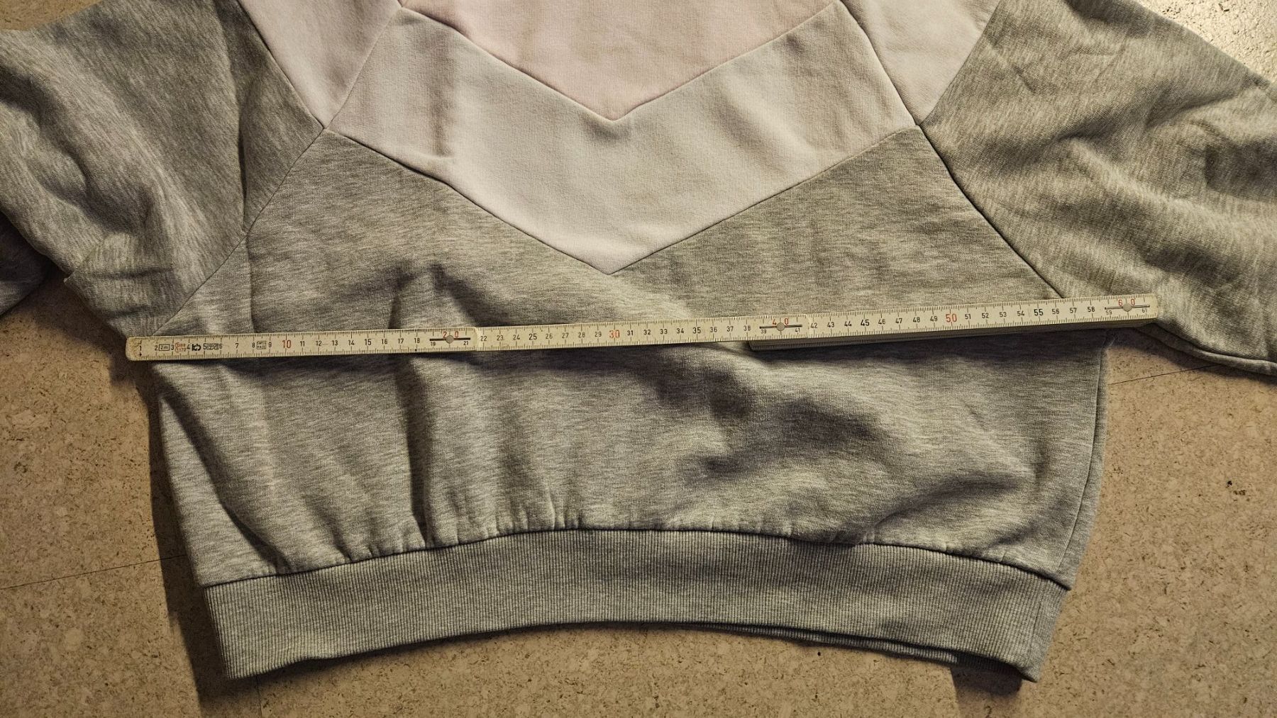 Pulls & Sweat-shirts: Kapuzenpullover – D'occasion à Münchenbuchsee par Yothu 3