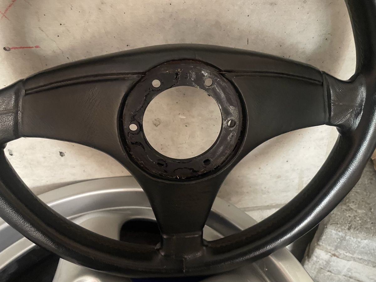 Audi Tutti pezzi di ricambio auto: Original Leder-Sportlenkrad Audi RS2 – Usato da Buchs SG venduto da Tomxxx 2