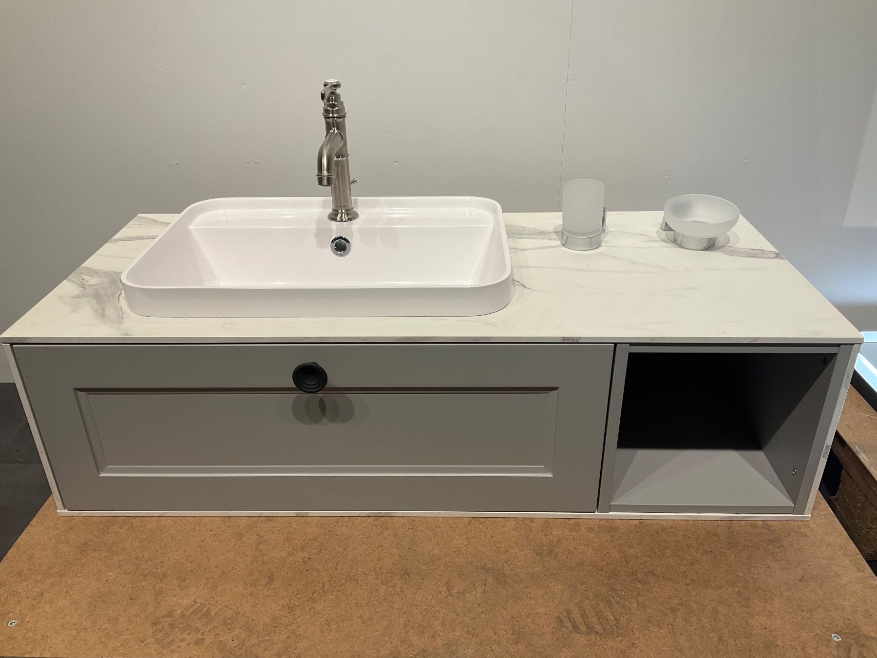 Mobili per bagno: 069 Badmöbelkombination, Steinoptik, grau/weiss, 112cm – Nuovo (secondo la descrizione) da Derendingen venduto da Meisterstuecke 1