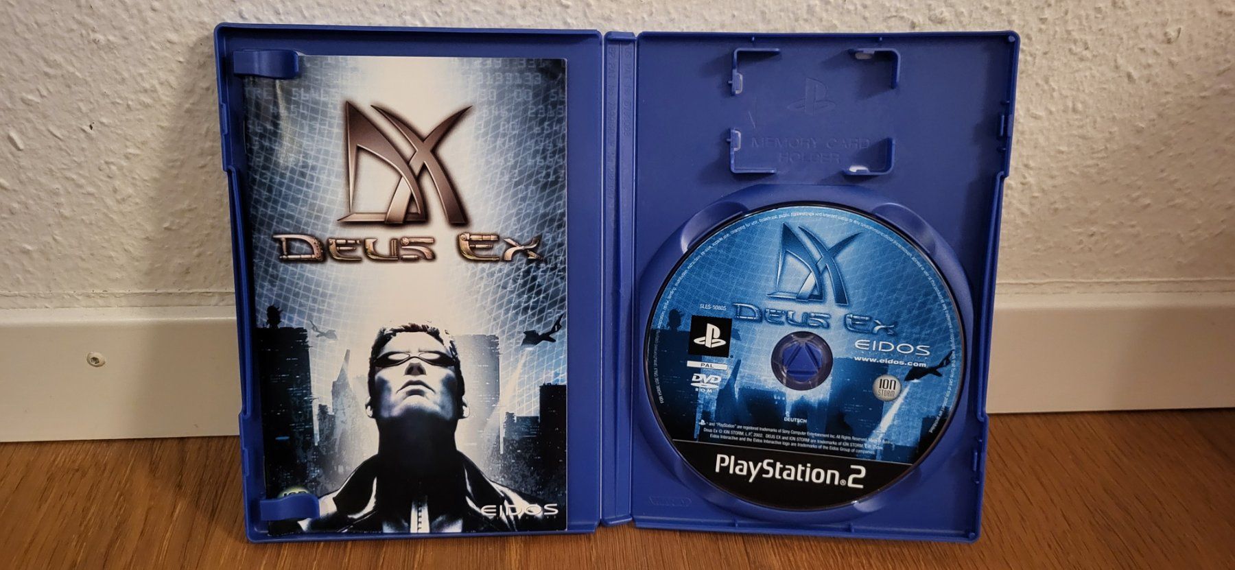 Sony Giochi: PS 2 - Deus Ex – Usato da Münsingen venduto da DigitaleSpielecke 2