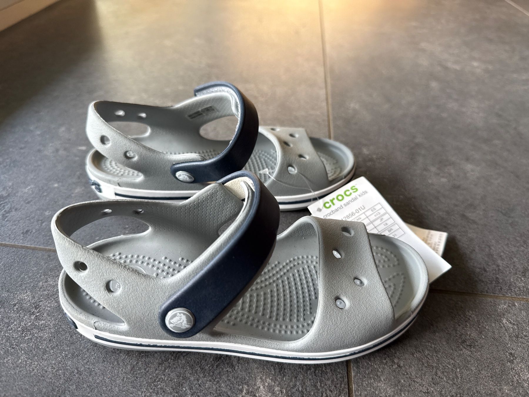 Crocs Scarpe per ragazzi: Crocs Sandalen Gr. 30/31 NEU – Nuovo e nell'imballaggio originale da Worblaufen venduto da Savanne05