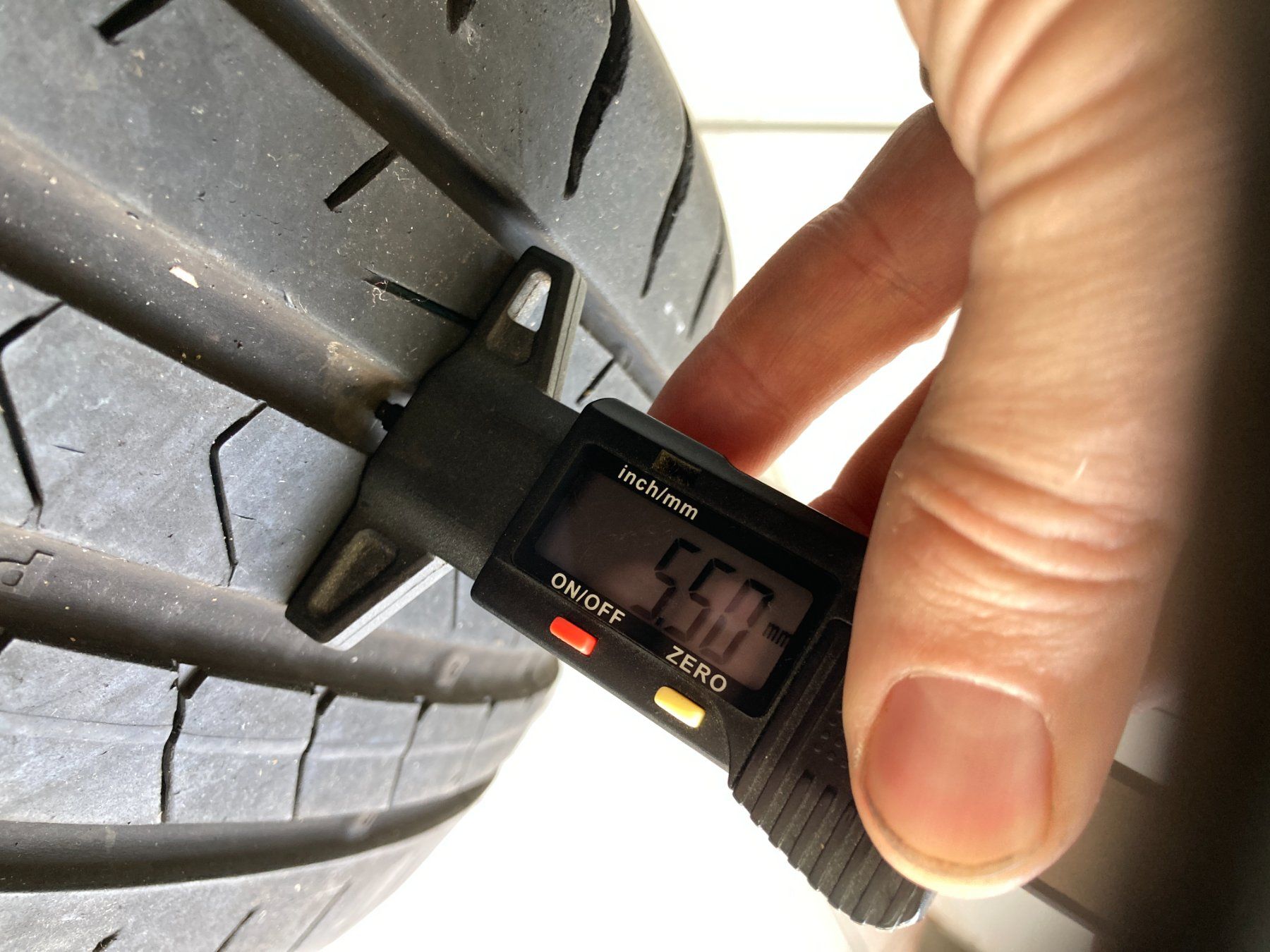 Continental Pneumatici & Ruote complete: 215/65R16 Sommerpneu Continental – Usato da Cham venduto da WB2223 5