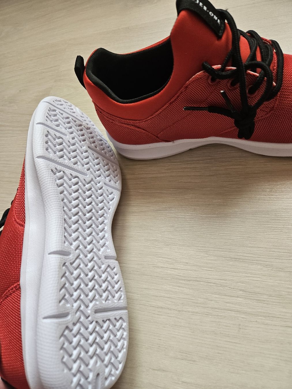 Scarpe da donna: NEUE Pier One Sneaker, Rot, Grösse 38 – Nuovo (secondo la descrizione) da Steckborn venduto da suz_v2v6 4