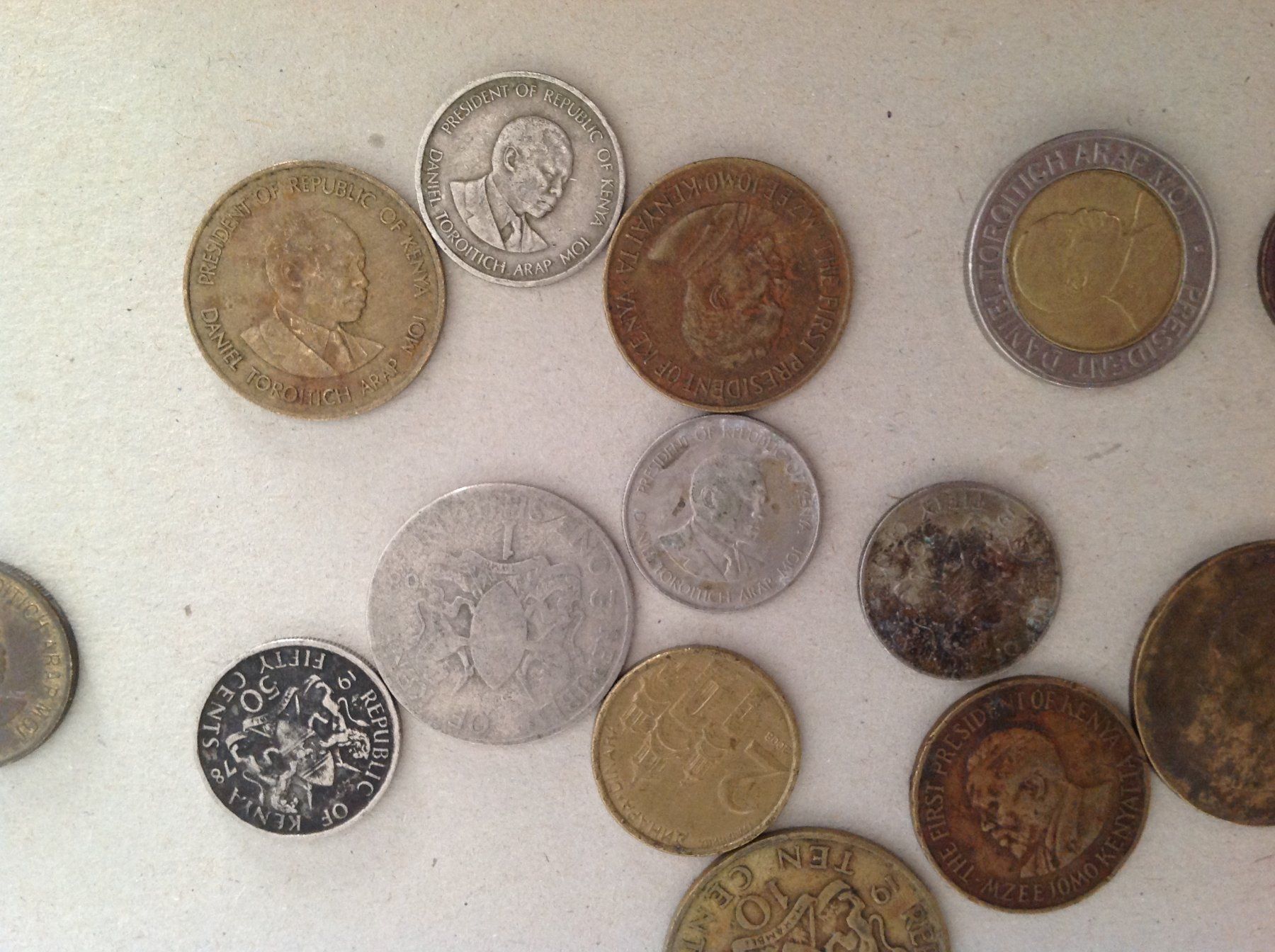 Tutti le monete: diverses monnaie kenya – Usato da Vuiteboeuf venduto da broticaire 1