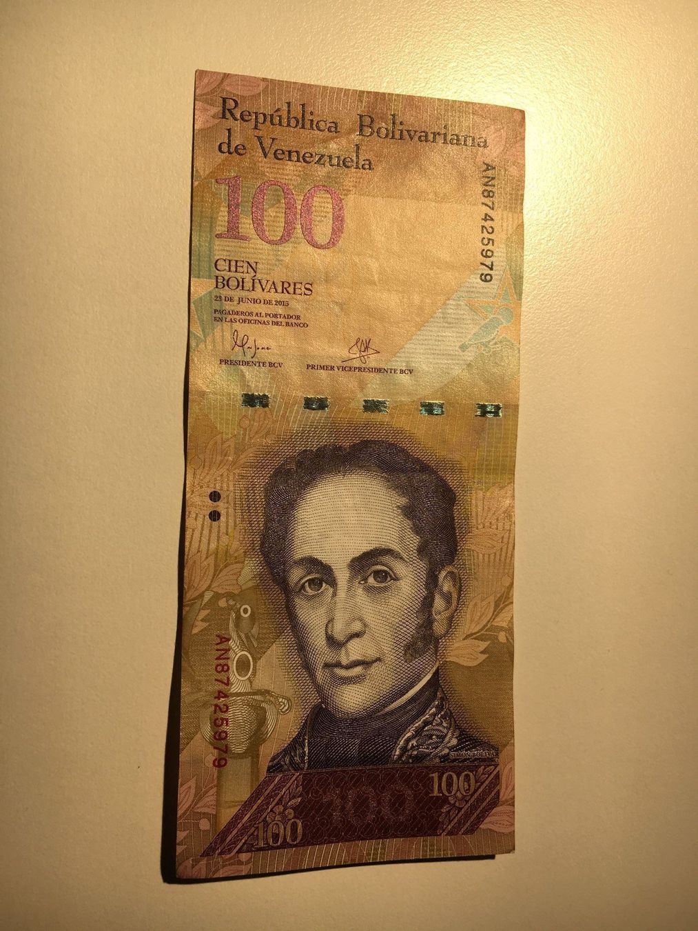 Banknoten: Venezuela 100 Bolivares 2015 – Gebraucht aus Algetshausen von Carrhard