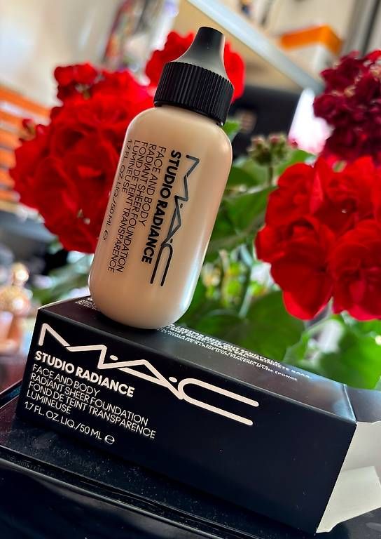 Mac Cosmetics Make-up: MAC studio radiance foundation C3 50 ml – Neu und originalverpackt aus Lausanne von mpampouras