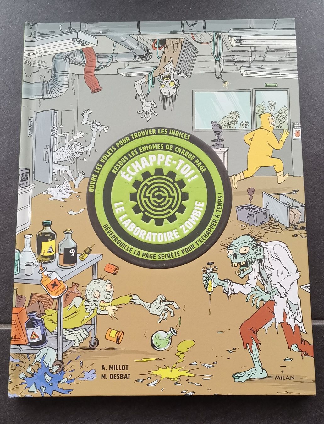 Bücher: Échappe-toi - Le laboratoire aux zombies – Gebraucht aus Genève von Somethingwicked