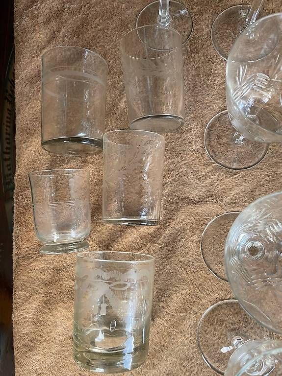 Caraffe: antike filigrane Glaskaraffe mit Deckel mit diversen Gläsern – Usato da Oberburg venduto da Tefi12 1