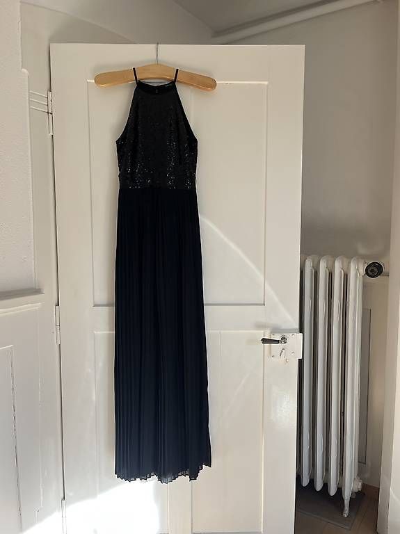 Vestiti: Abendkleid schwarz mit Pailletten – Usato da Thun venduto da noe_5tzm
