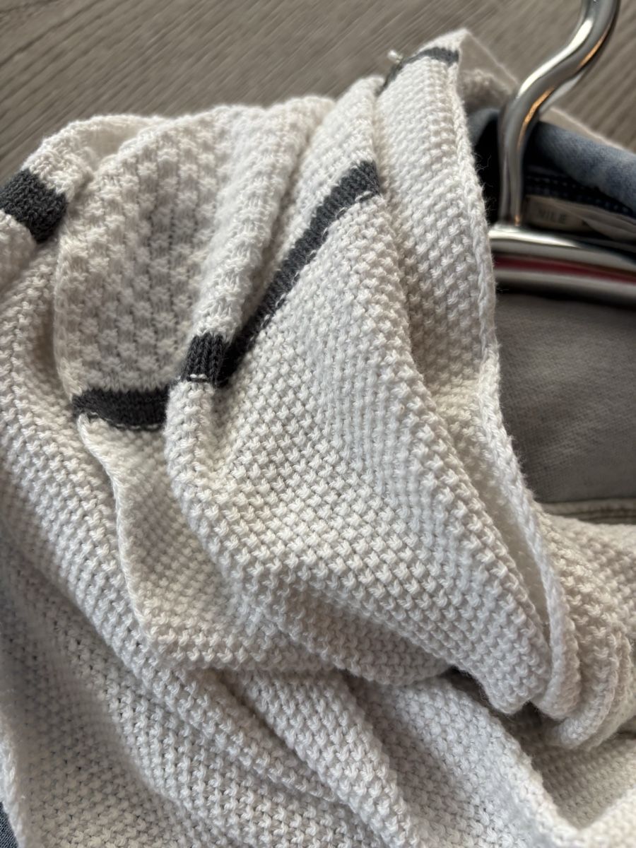 Nile Foulard & Sciarpe: NILE Loopschal wollweiss/grau – Usato da Aarwangen venduto da jbl_y8z7 3