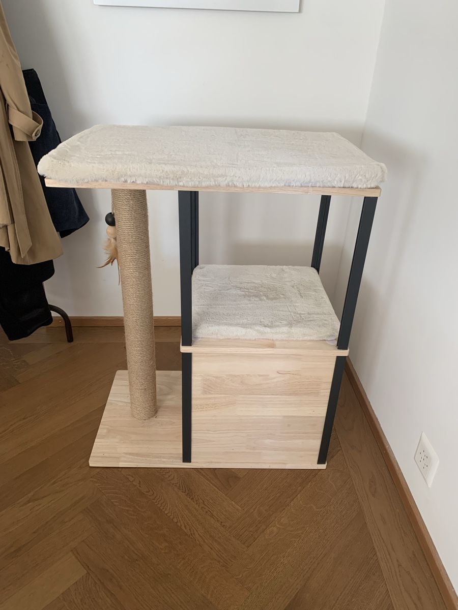 Tiragraffi: Cat tree - Designed by Lotte Nala – Nuovo (secondo la descrizione) da Zürich venduto da nam_br25 2