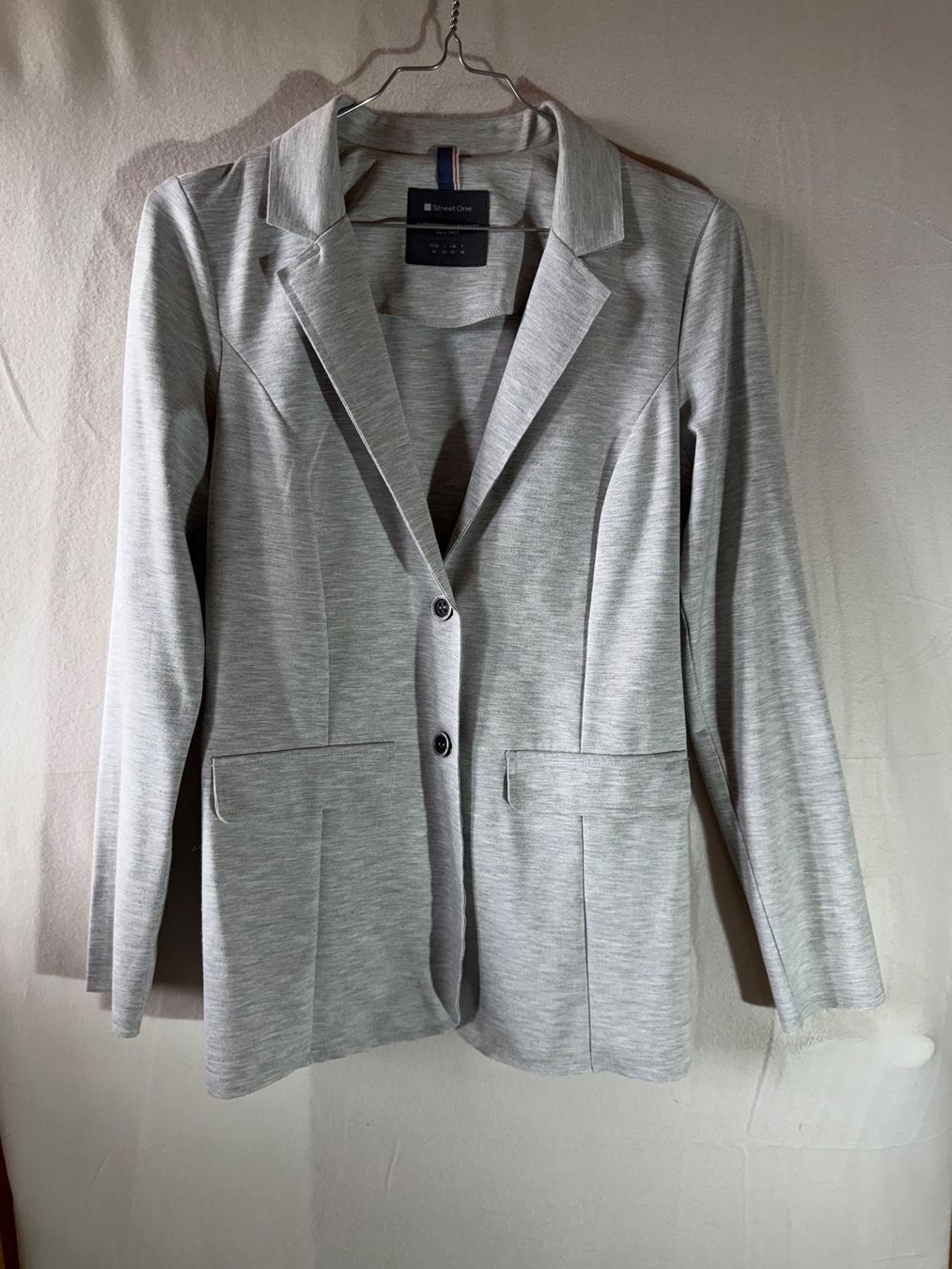 Jacken: Grauer Blazer von Street one Gr. 36 – Gebraucht aus Grosswangen von second_hand_dress