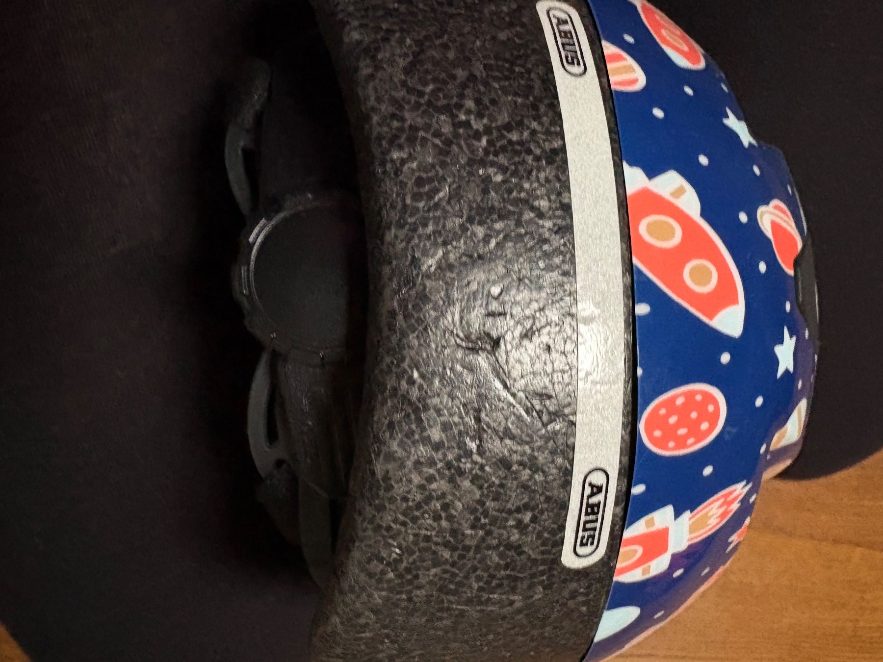 Abus Caschi: Helm kids – Usato da Bassersdorf venduto da GioIT