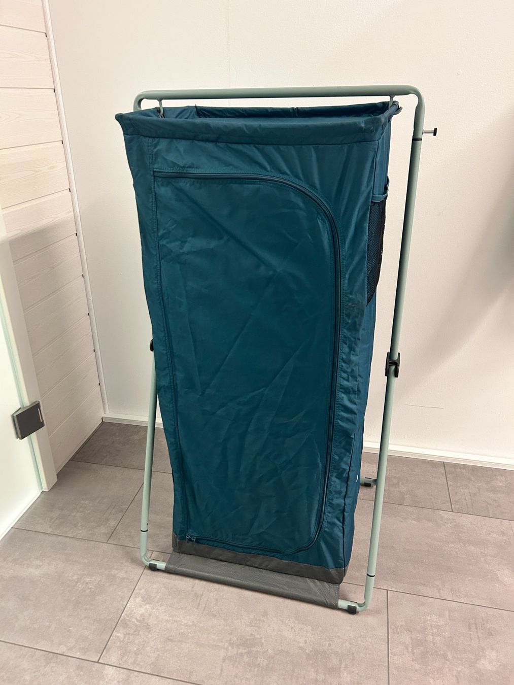 Decathlon Armadi: Campingschrank QUECHUA – Usato da Domat/Ems venduto da Sanpan 3