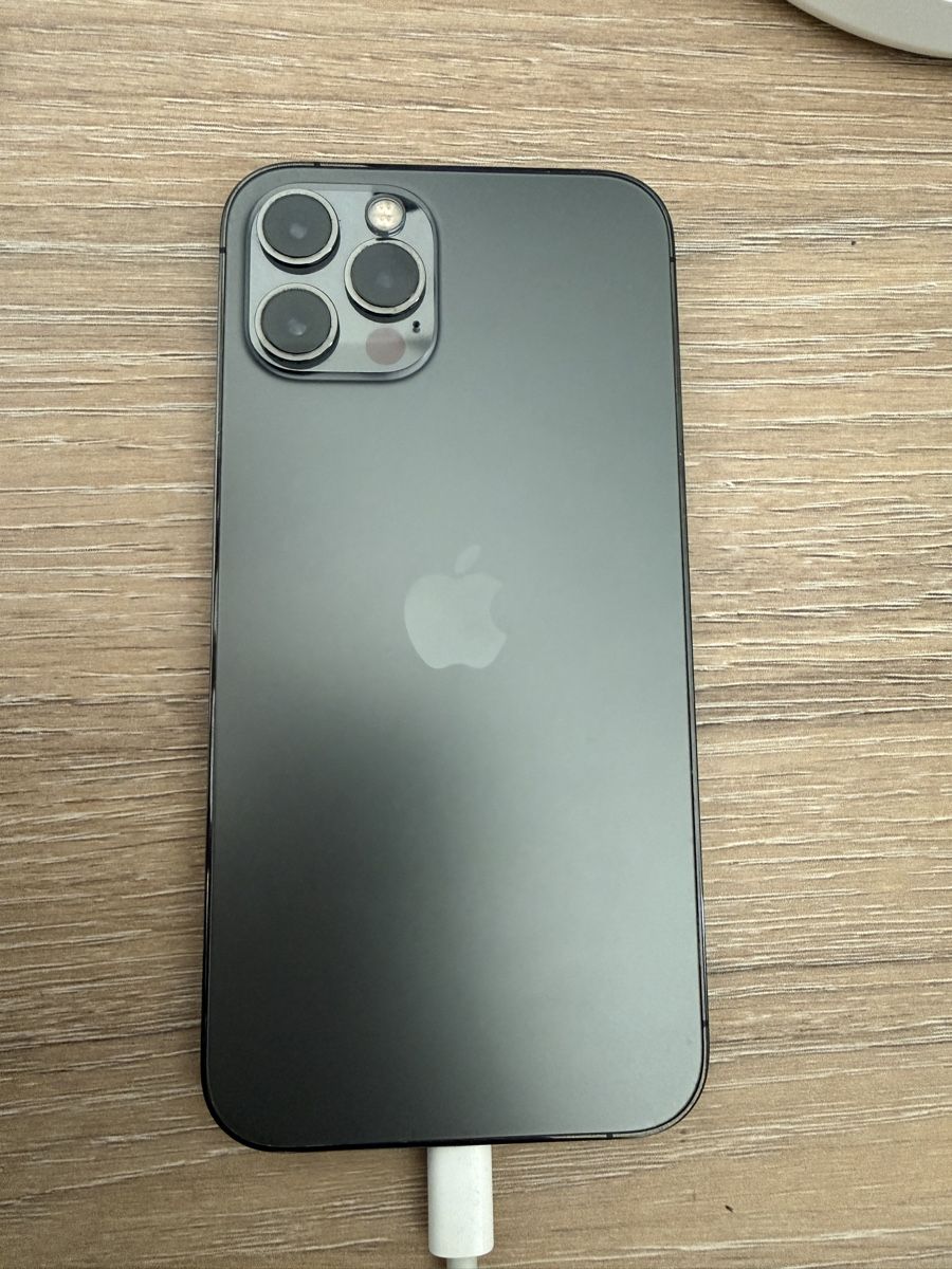 Apple Telefoni cellulari / Smartphones: Iphone 12 Pro - 512GB - Space Grey – Usato da Biel/Bienne venduto da Sony56 1