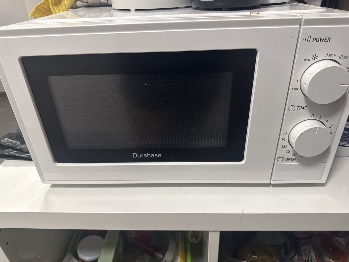 Backöfen: Micro-ondes Durabase blanc bon état 20L – Gebraucht aus St-Maurice von MmeKoro
