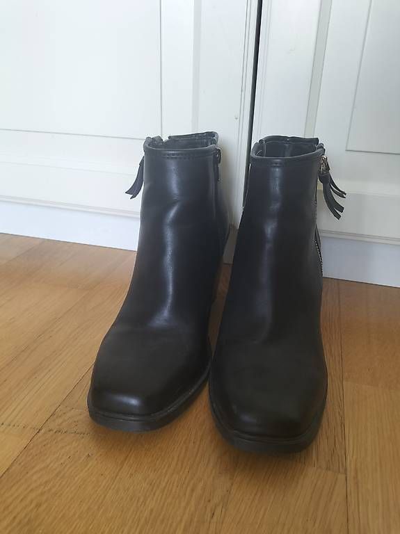 Scarpe da donna: Bottines London Rebel noir avec fermetures éclair  – Usato da Vevey venduto da fra_fs8w 3