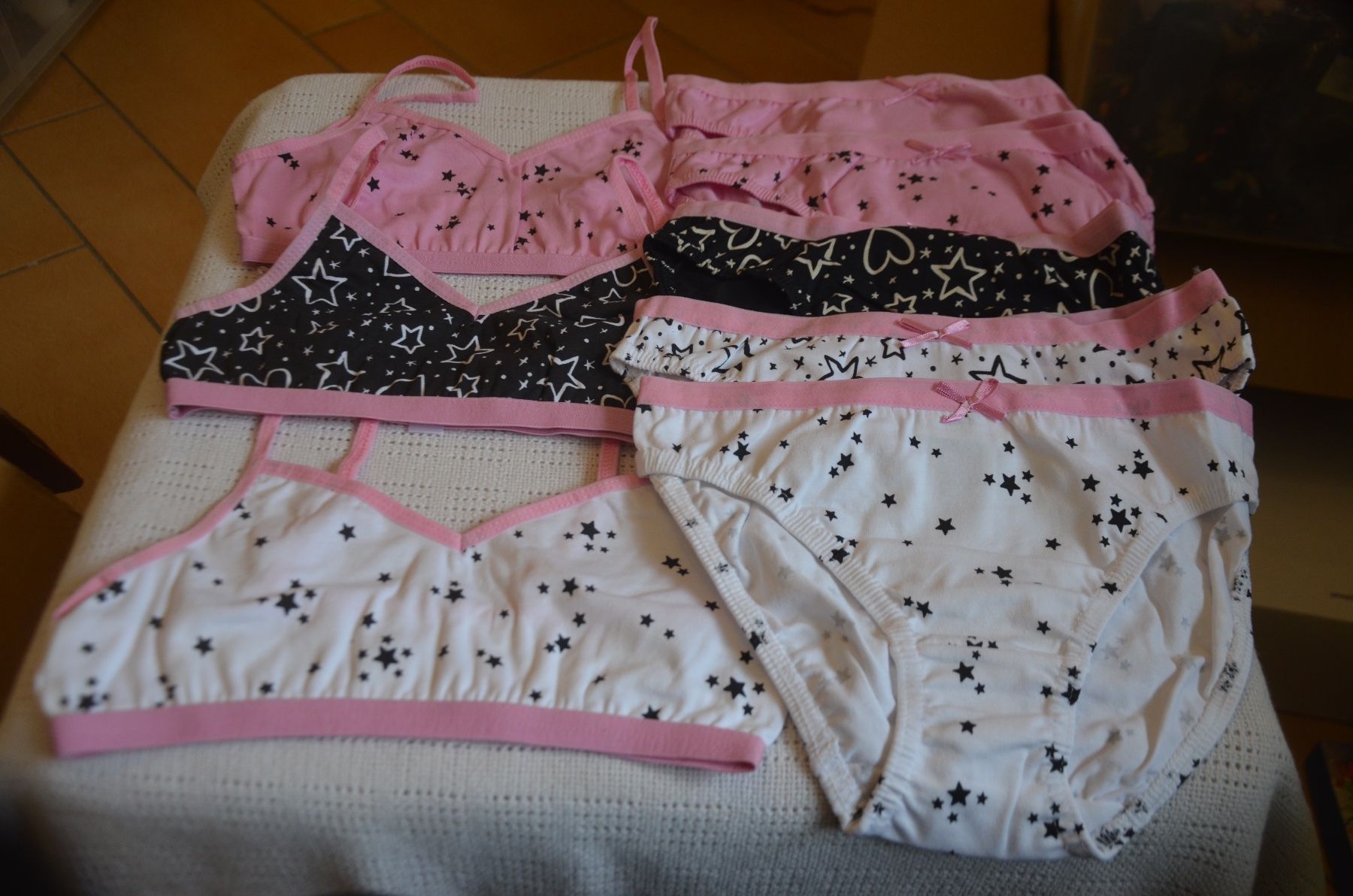 Biancheria intima: TAILLE 140-146 - SET 8 STUCK - NEU – Nuovo e nell'imballaggio originale da Chiasso venduto da Dolly015