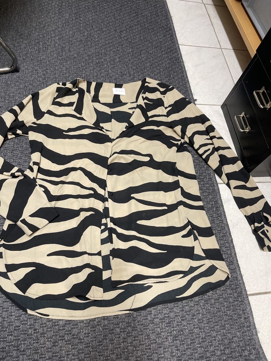 Vila Camicette: Vila Bluse gr Xs schwarz/ dunkelbeige – Usato da Bad Zurzach venduto da Cuore34