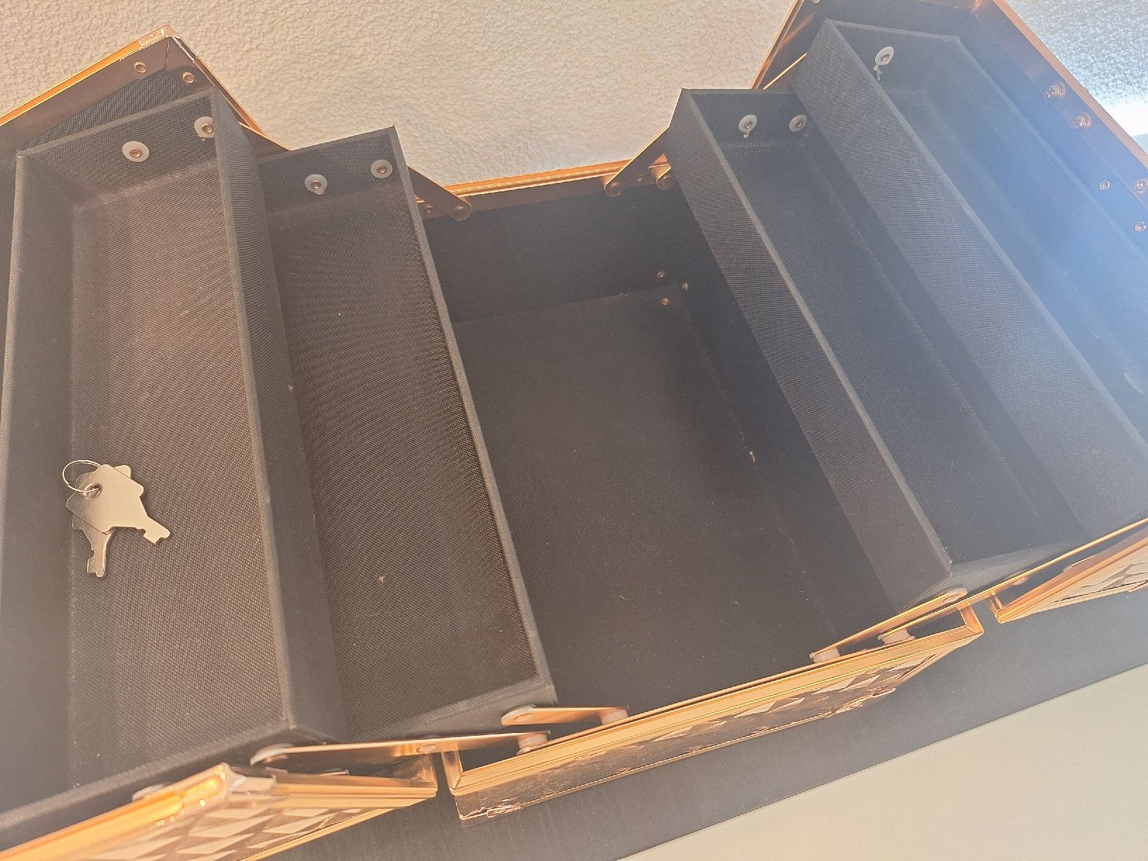 Valises de voyage: professioneller Beautykoffer – D'occasion à Horw par lee_mml6 4