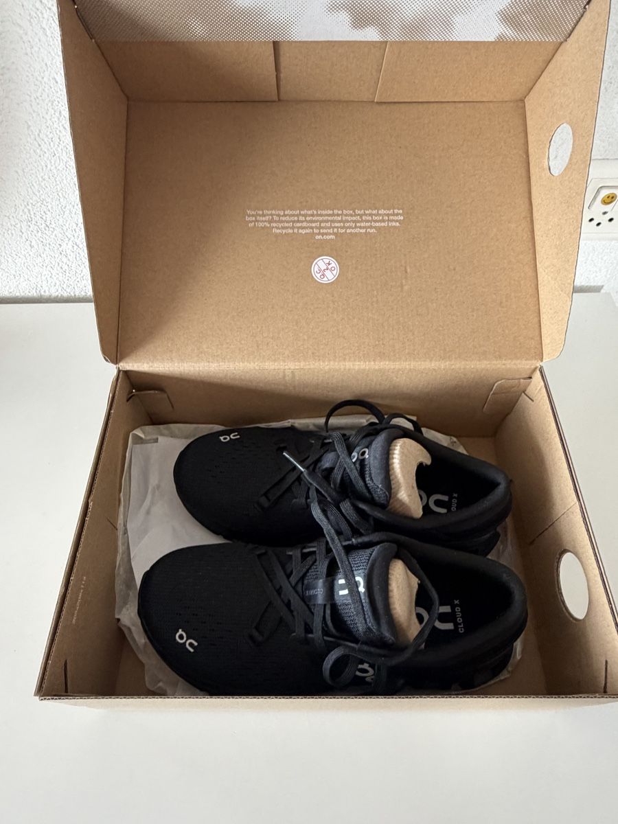 On Scarpe da uomo: On Running Women Cloud X4 – Nuovo e nell'imballaggio originale da Wallisellen venduto da Selin_Achermann 4