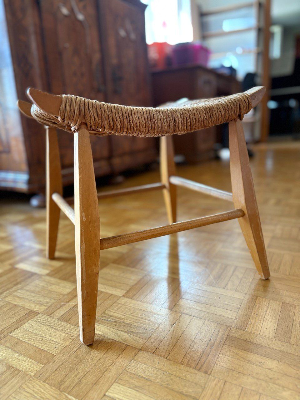 Sgabelli: Vintage Mid-Century Hocker mit Binsengeflecht – Usato da Ins venduto da ab_80 1
