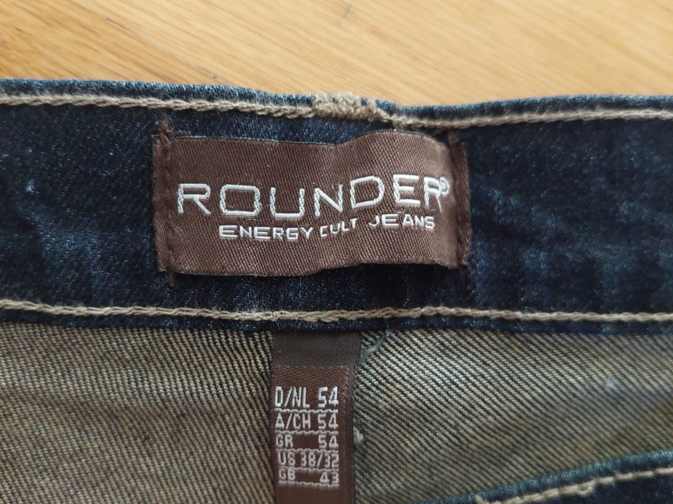 Jeans: Jeans neu Marke Rounder – Nuovo (secondo la descrizione) da Wetzikon ZH venduto da Sylkli 1