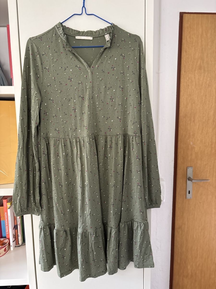 Esprit Vestiti: Esprit - Ein neues Kleid mit Etikett – Nuovo e nell'imballaggio originale da Baden venduto da frb_2cjk 2