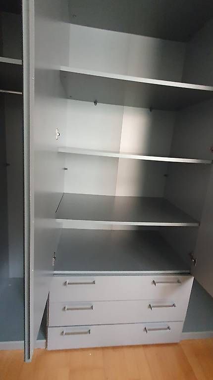 Armoires: Kleiderschrank  – D'occasion à Gümligen par fam_7nht 2