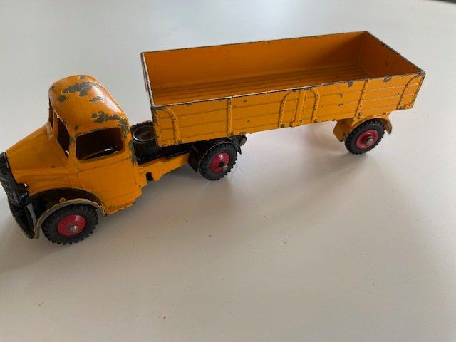 Dinky Toys Spielzeuge: Dinky Toys Sattelschlepper – Gebraucht aus Oberburg von Hpburkhard