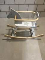 Schaukelpferd Holz Grau/Weiss mit Stern Motiv 