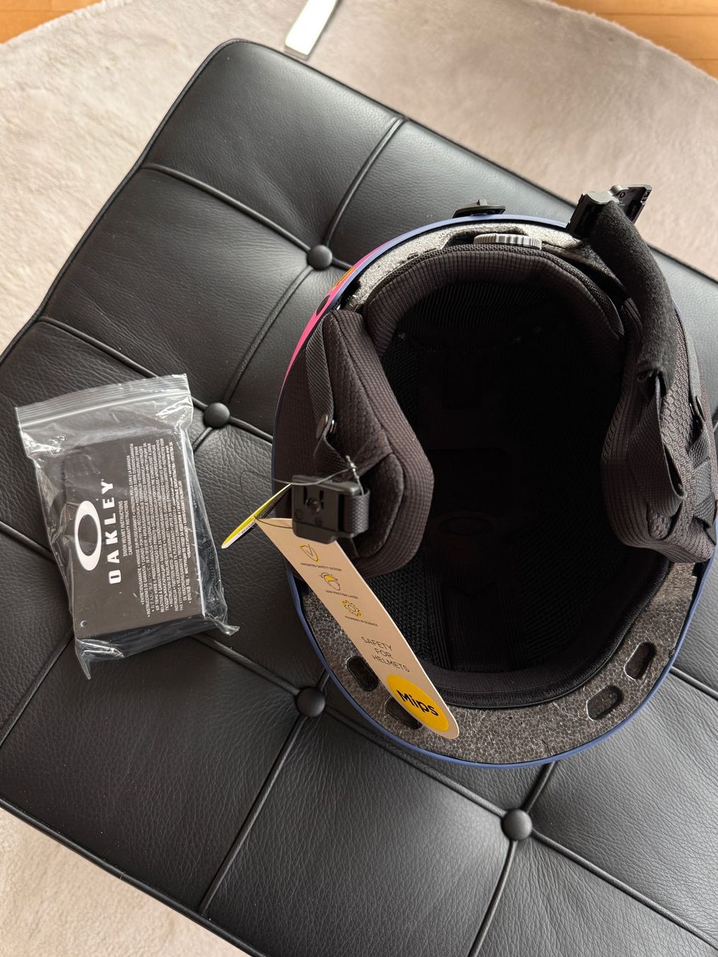 Oakley Caschi: Oakley mod1 Pro Ski helm neu/unbenutzt – Nuovo e nell'imballaggio originale da Zürich venduto da giovaski 4