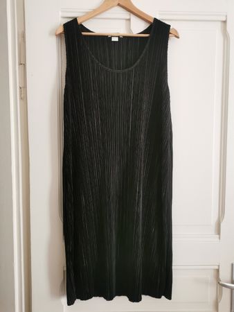 Schönes, schwarzes, ärmelloses Kleid von H&M, Grösse M